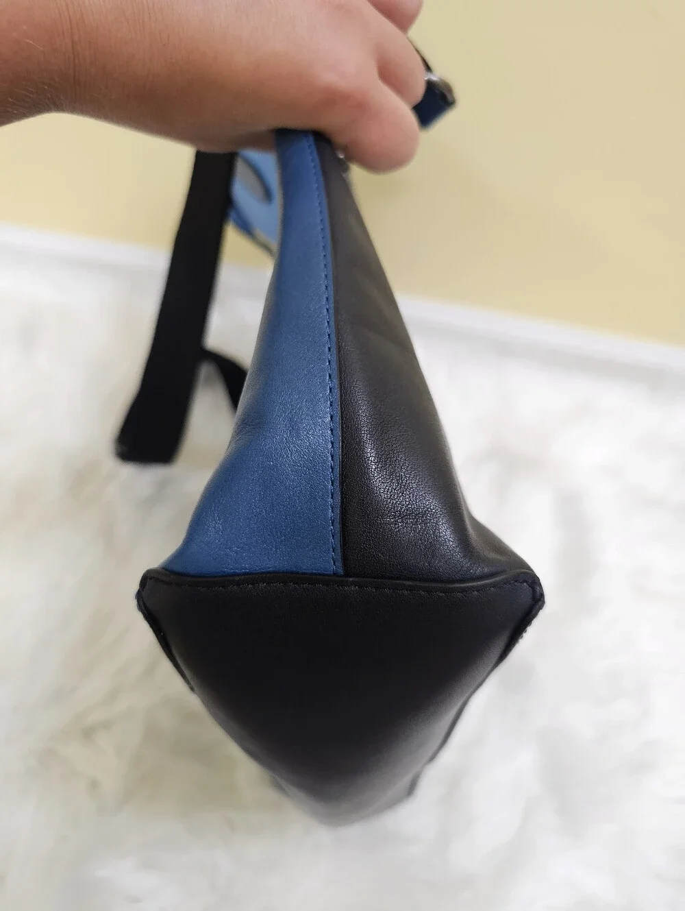 COACH Tote Manhattan Fold - Picture 10 of 16